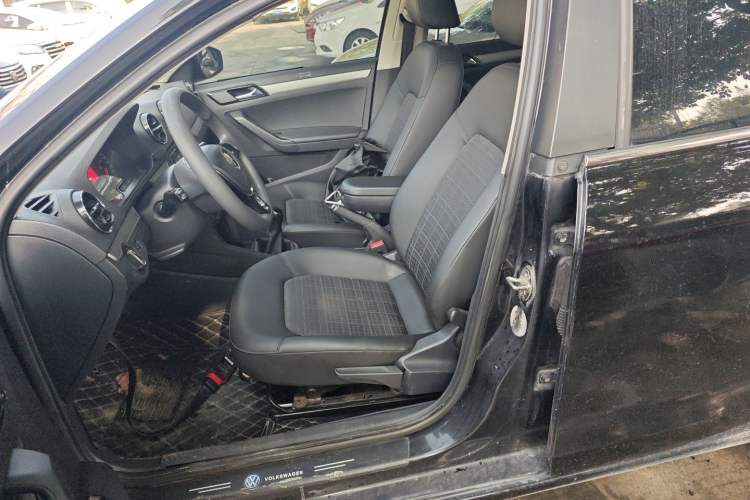 Used Volkswagen Jetta 2017 1.4L Manual Comfort Model
