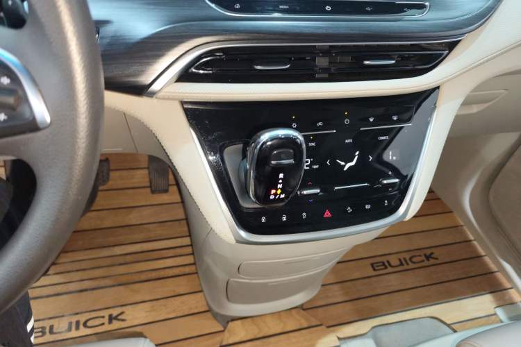 Used Buick GL8 2022 ES Landtrek 653T Comfort Edition
