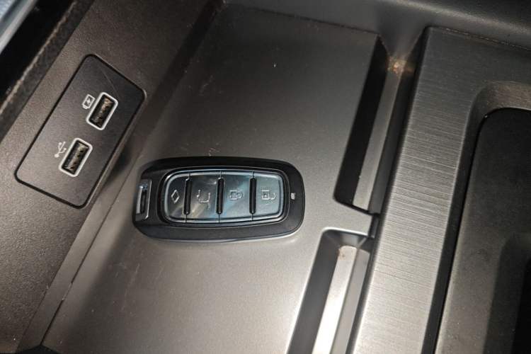 Used Soueast DX8S 2022 1.5T DCT Chieftain Edition 5 Seats