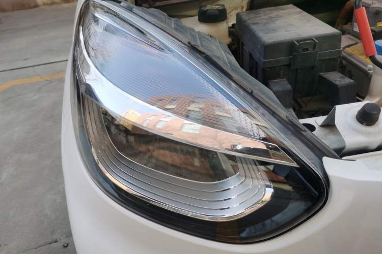 Used Roewe Clever 2021 302 km New Four-Seater Super-Efficient Version
