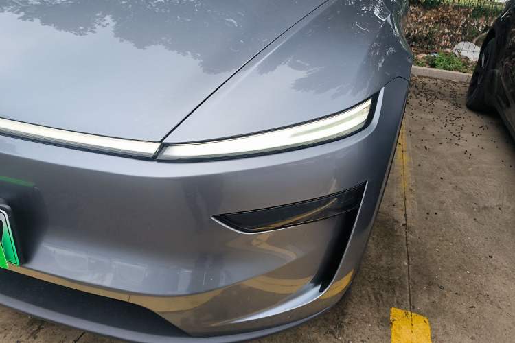 Used Tesla Model Y 2025 Rear-Wheel Drive First Edition