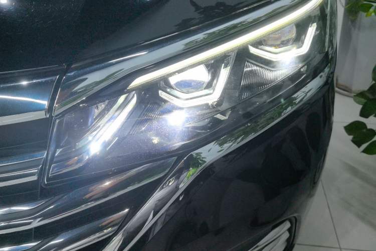 Used Volkswagen Viloran 2020 380TSI Prestige Edition
