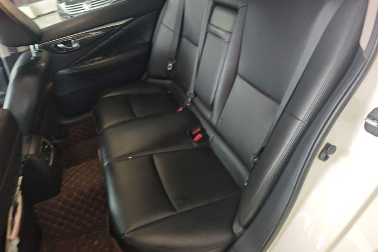 Used Infiniti Q50L 2018 2.0T Comfort Edition China VI Standard
