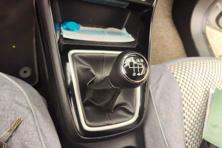 Used Roewe i5 2020 1.5L Manual 4G Connect Luxury Edition
