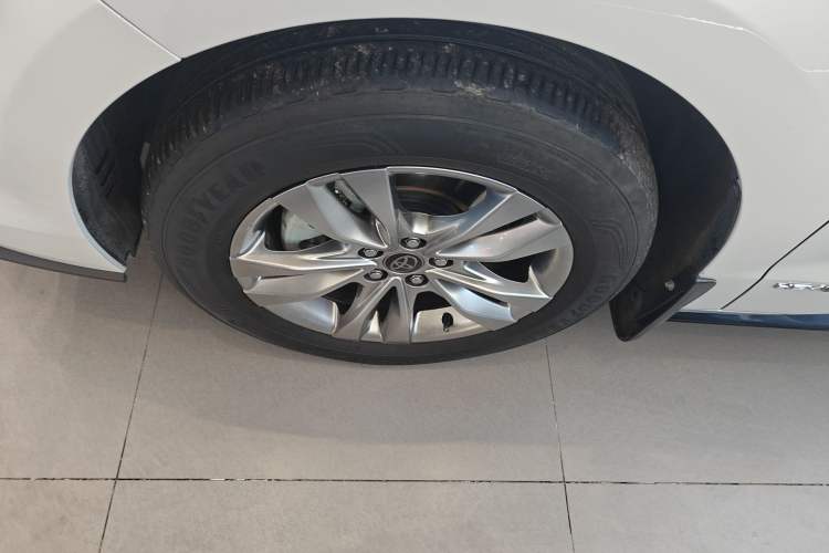 Used Toyota Sienna 2024 2.5L Hybrid Four-Wheel Drive Prestige Edition
