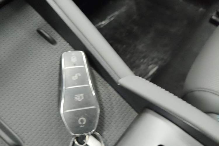 Used BYD Qin L 2025 DM-i Smart Drive 120KM Leading Model
