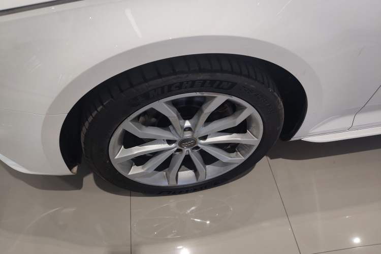 Used Audi A4L 2018 30th Anniversary Edition 40 TFSI Fashion Model
