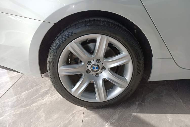 Used BMW 5 Series GT 2017 528i Leading Model
