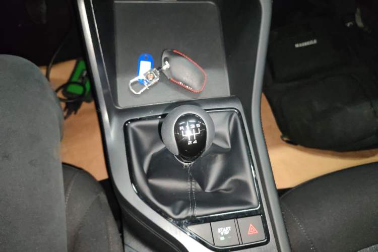 Used Roewe i5 2023 1.5L Manual Comfort Edition