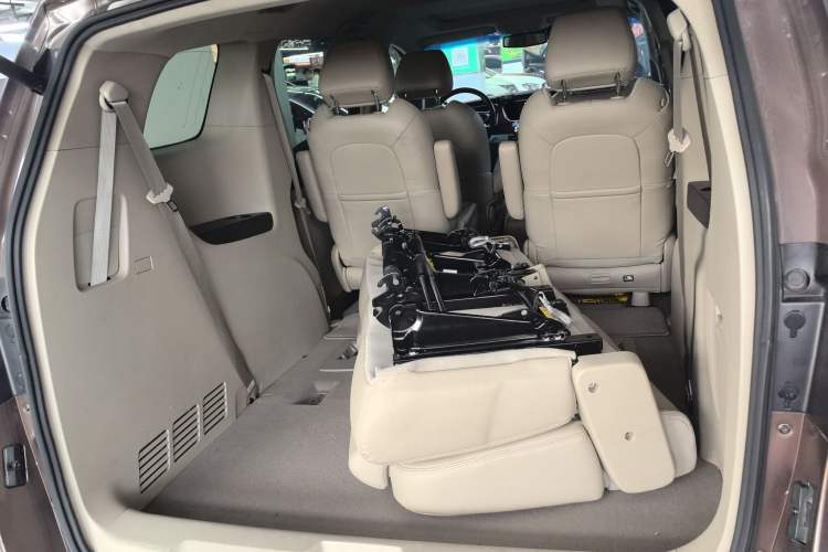 Used Buick GL8 2018 28T Luxury Model China VI Standard
