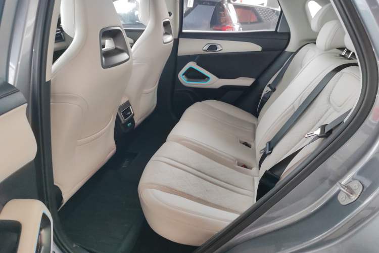 Used BYD Yuan UP 2025 Intelligent Driving Version 401 km Beyond-Range Edition