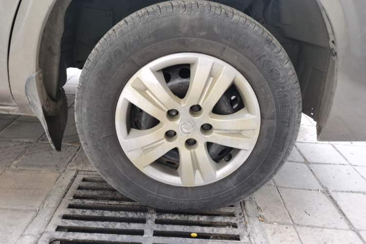 Used FORTHING Lingzhi 2013 M3 1.6L 7-Seater Comfort Model