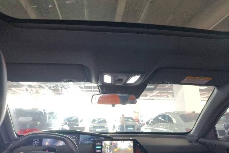 Used Changan UNI-V 2022 1.5T Smart Navigation Version
