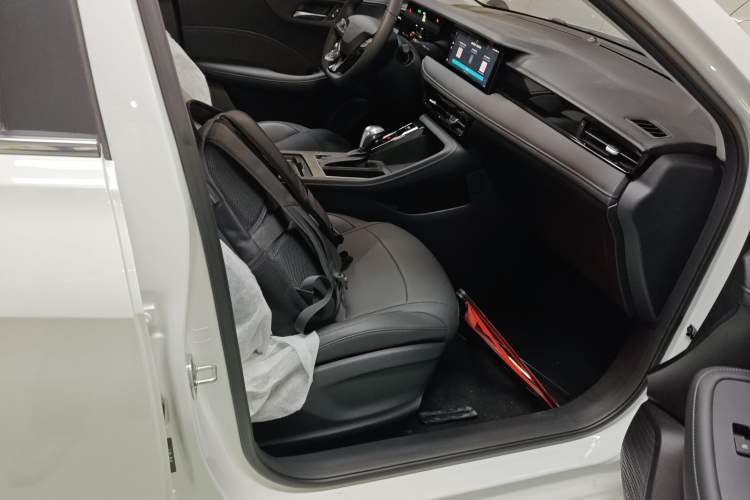 Used Roewe i5 2023 1.5L CVT Luxury Edition