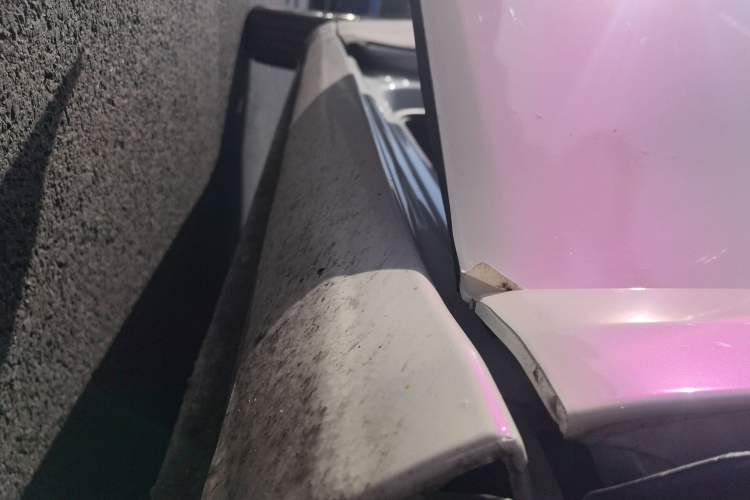 Used ORA White Cat 2022 Upgraded Model 305km Range Luxury Version Lithium-Ion Battery
