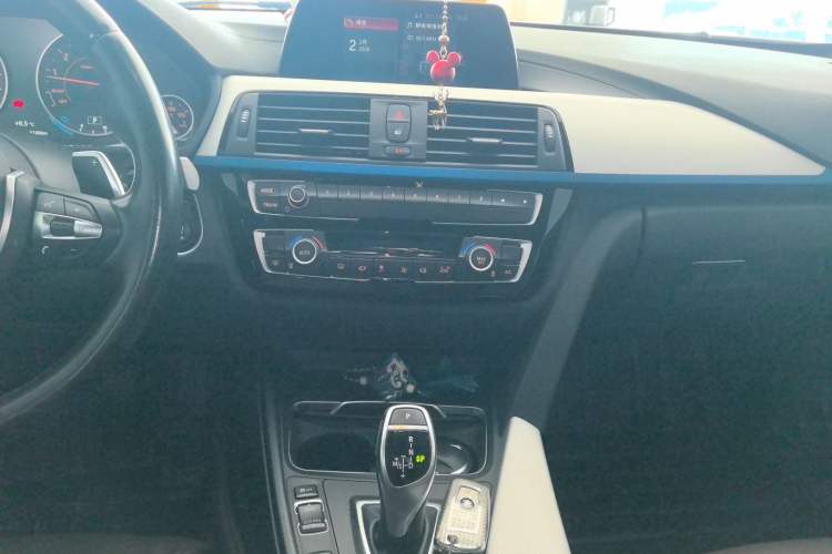 Used BMW 3 Series 2018 320i M Sport Package
