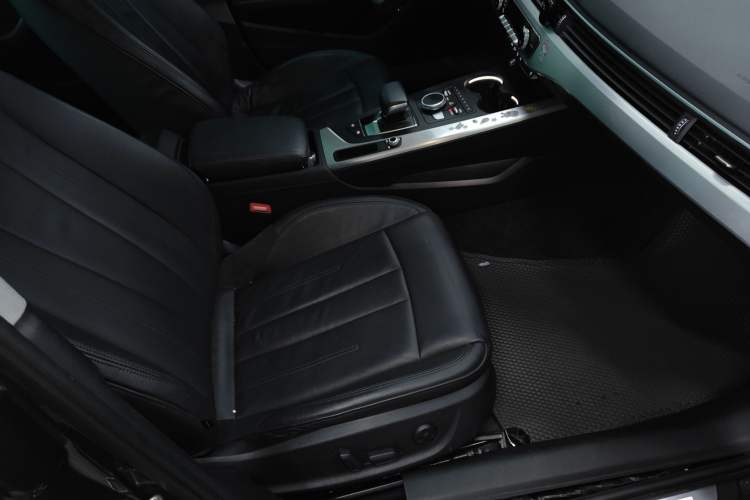 Used Audi A4L 2019 40 TFSI Fashion Edition China VI Emission Standard