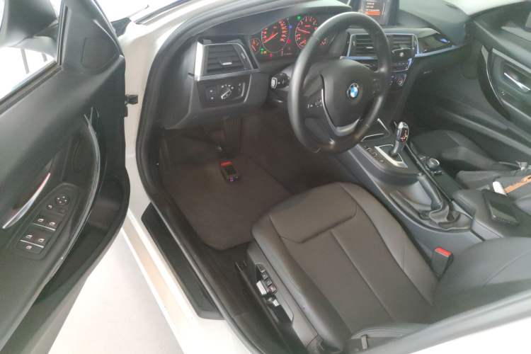 Used BMW 3 Series 2017 320Li Fashion Model
