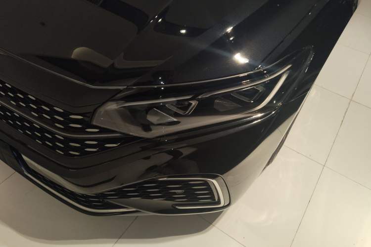 Used Volkswagen Passat 2024 380TSI Starry Luxury Edition
