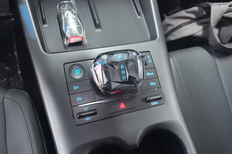 Used BYD Qin PLUS 2025 DM-i Smart Drive 55KM Leading Model
