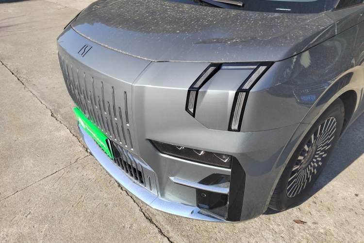 Used Zeekr 009 2024 7-Seater Aisle Version 108 kWh
