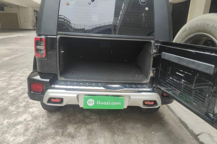 Used Beijing Auto BJ40 2020 2.0T Automatic Four-Wheel Drive Urban Hunter Edition Chivalrous Type