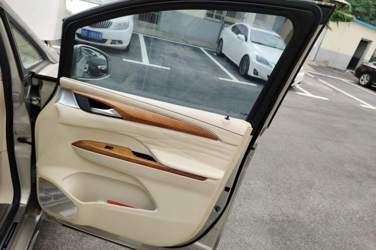 Used Buick GL8 2022 ES Landtrek 653T Comfort Edition
