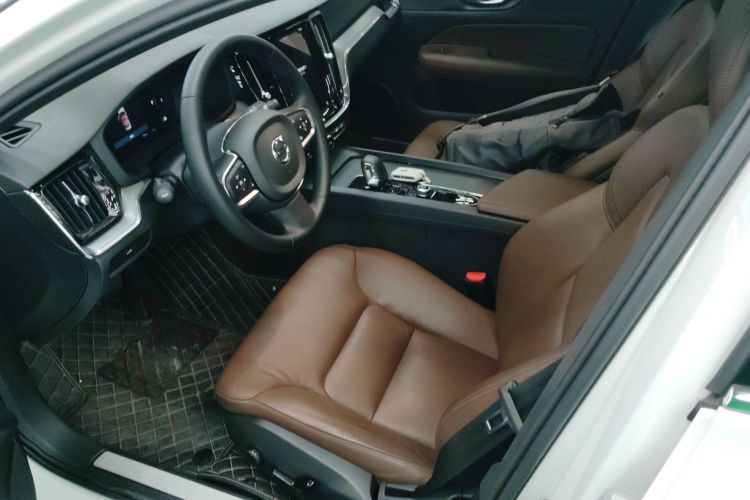 Used Volvo S60 2024 B4 Zhiyi Luxury Edition