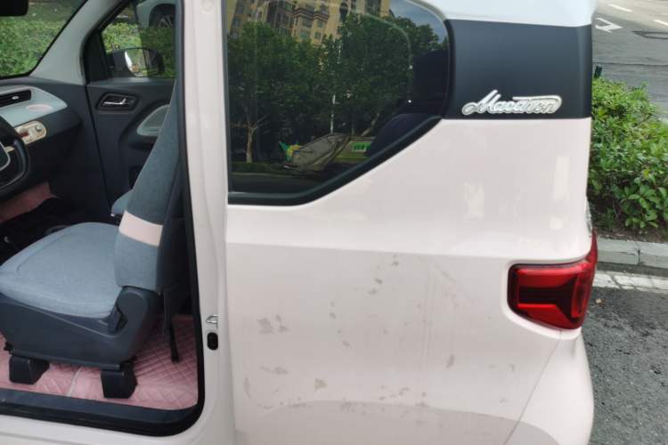 Used Wuling Hongguang MINIEV 2022 Macaron Premium Model – Lithium Iron Phosphate
