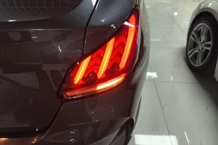 Used MG 5 2023 180 DVVT CVT Luxury Edition
