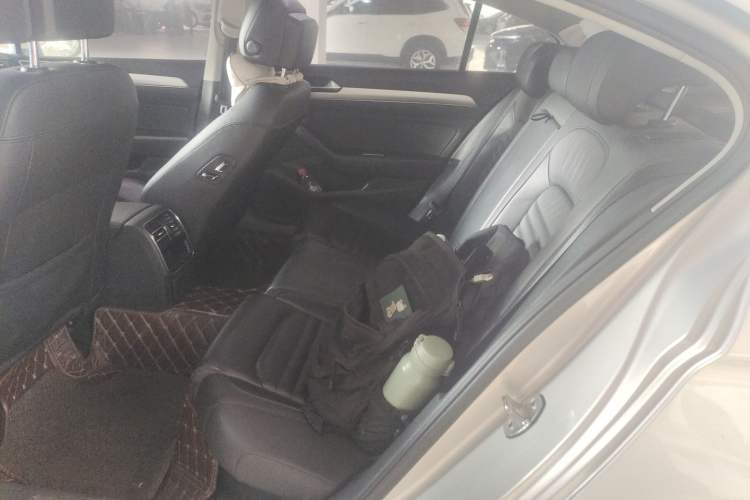 Used Volkswagen Magotan 2018 330TSI DSG Advanced Model
