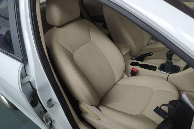 Used Chery Arrizo 7 2015 1.6L Manual ZhiShang Edition
