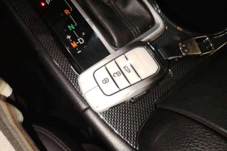 Used Toyota Highlander 2018 2.0T Four-Wheel Drive Prestige Version 7 Seats China V Emission Standard
