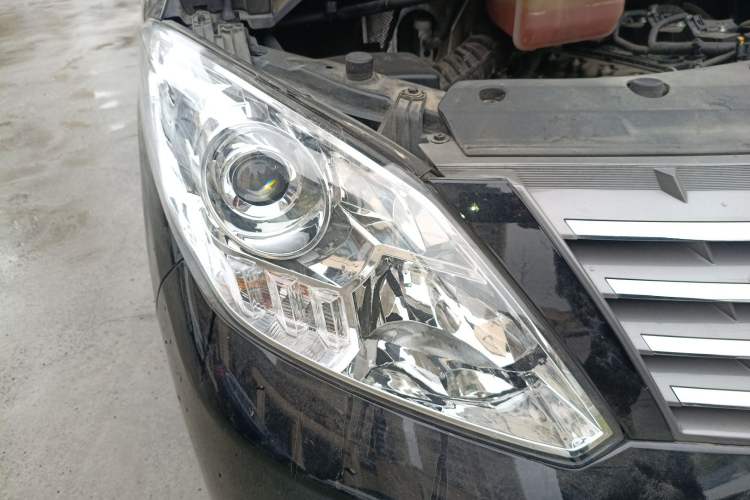 Used FORTHING Lingzhi PLUS 2022 Travel Edition 2.0L Manual Luxury Version 7 Seats
