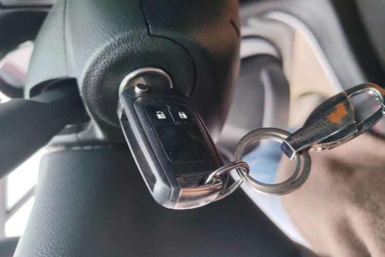 Used Buick Encore 2015 1.4T Automatic Two-Wheel Drive Urban Elite Version
