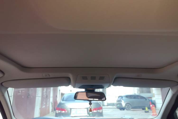 Used BMW 5 Series 2014 520Li Elegant Model
