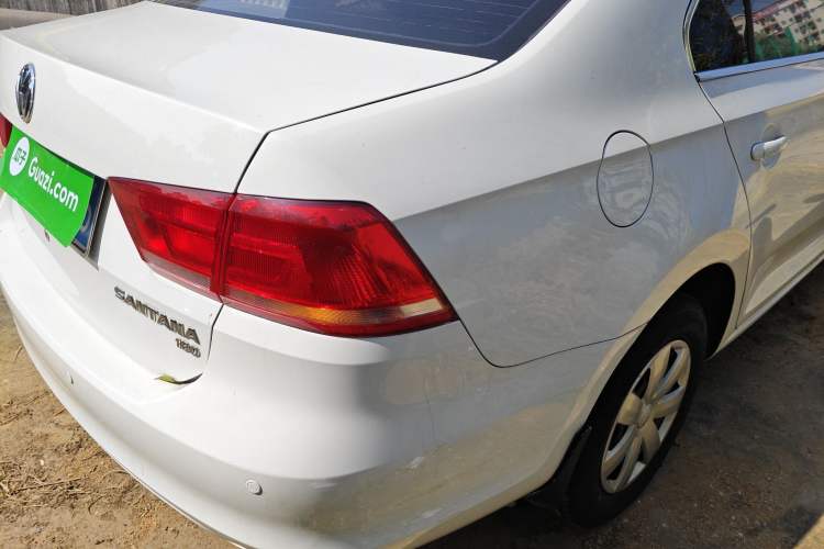 Used Volkswagen Santana 2015 1.6L Manual Fashion Edition