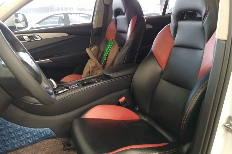 Used Lynk & Co 01 2019 2.0T Two-Wheel Drive Pure Version China VI Standard
