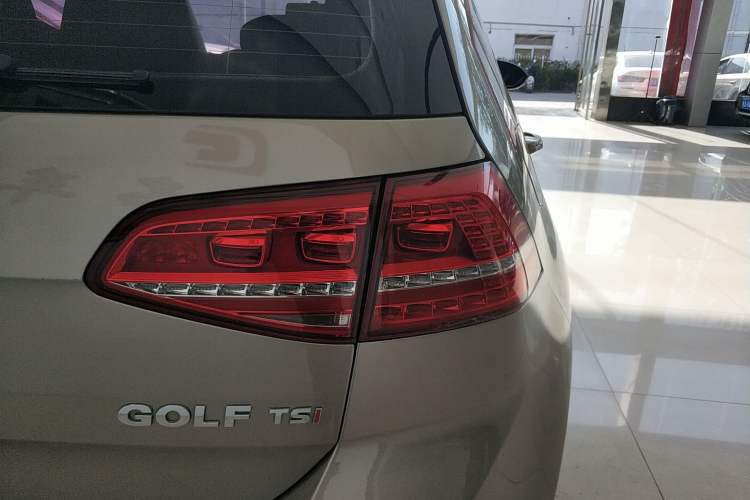 Used Volkswagen Golf 2016 230TSI Automatic Comfort Version
