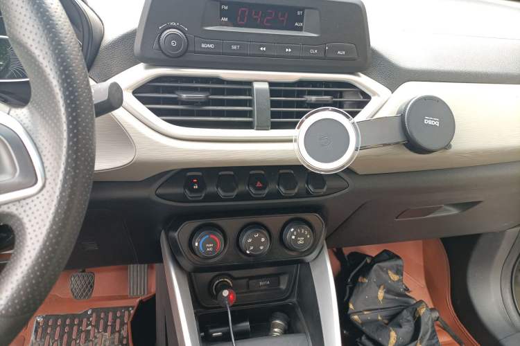 Used Baojun 510 2017 1.5L manual Comfort trim
