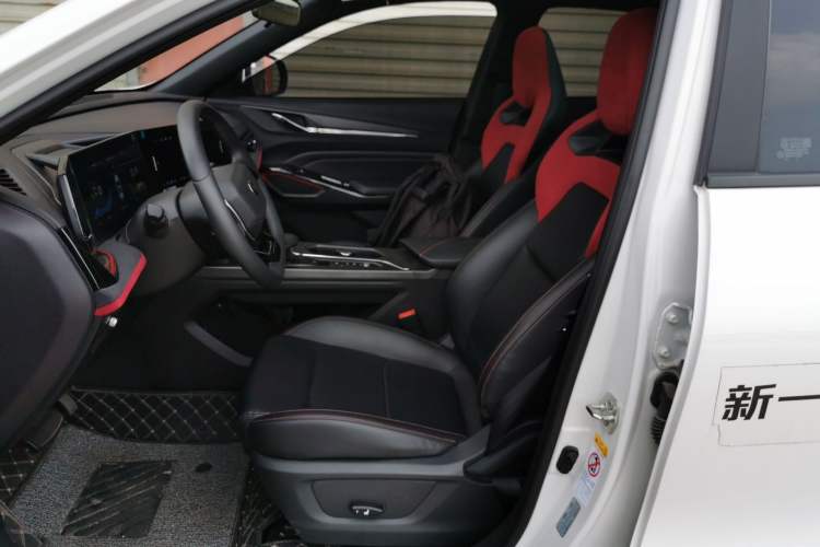 Used Changan X5 PLUS 2024 1.5T DCT ZhiZun Version
