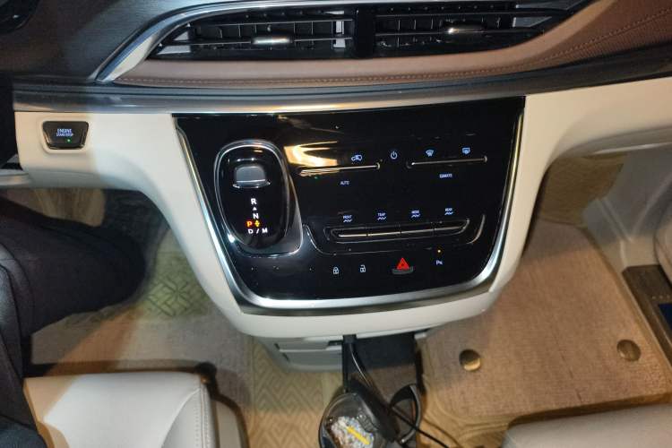 Used Buick GL8 2020 Land Business Class 652T Luxury Model