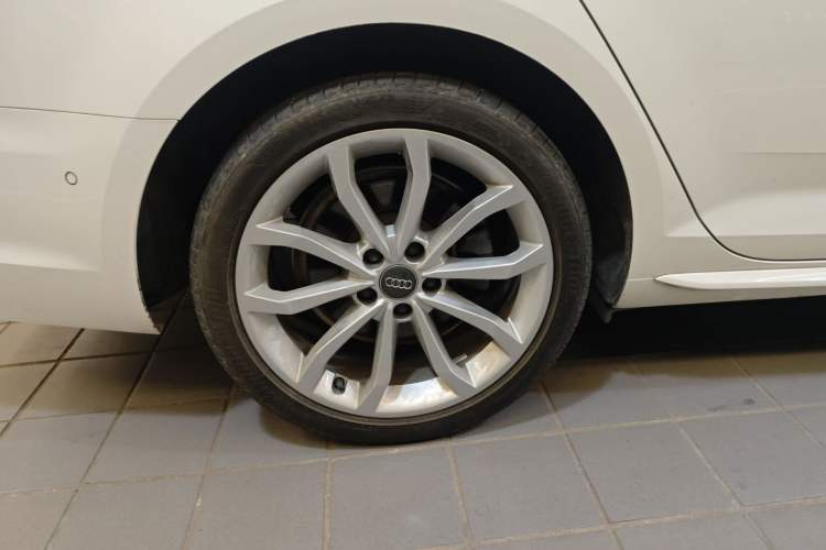 Used Audi A4L 2019 40 TFSI Fashion Edition China VI Emission Standard
