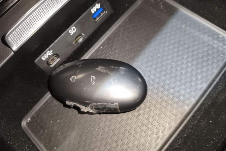 Used  R7 2022 Long-Range Advanced Edition