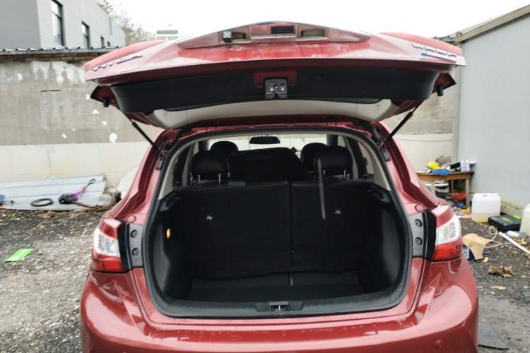 Used Nissan Tiida 2016 1.6L CVT Cool Dynamic Edition
