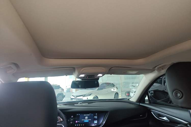 Used Buick Envision 2022 Facelift Encore S 652T Two-Wheel-Drive Luxury Model
