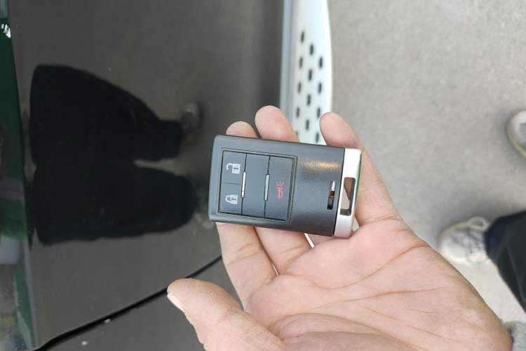 Used Chevrolet Captiva 2015 2.4L 4x4 Flagship Edition 7-Seater
