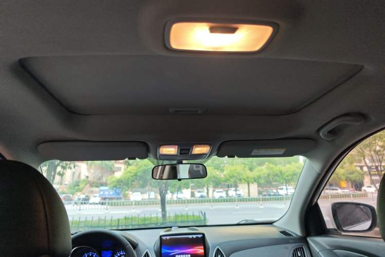 Used Hyundai ix35 2015 2.0L Automatic 2WD Smart Version China V Standard