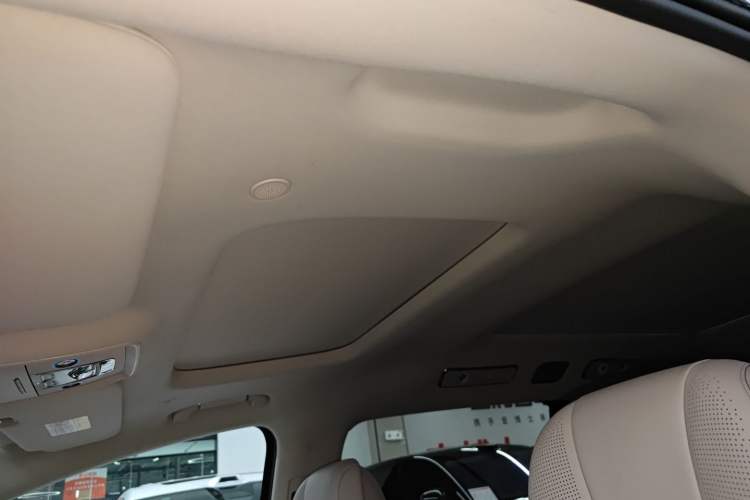 Used Denza D9 2025 DM-i Intelligent Drive 1020 Four-Wheel Drive Prestige Model