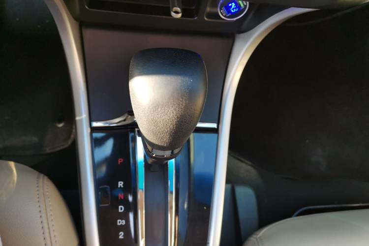 Used Honda Crider 2015 1.8L automatic luxury edition
